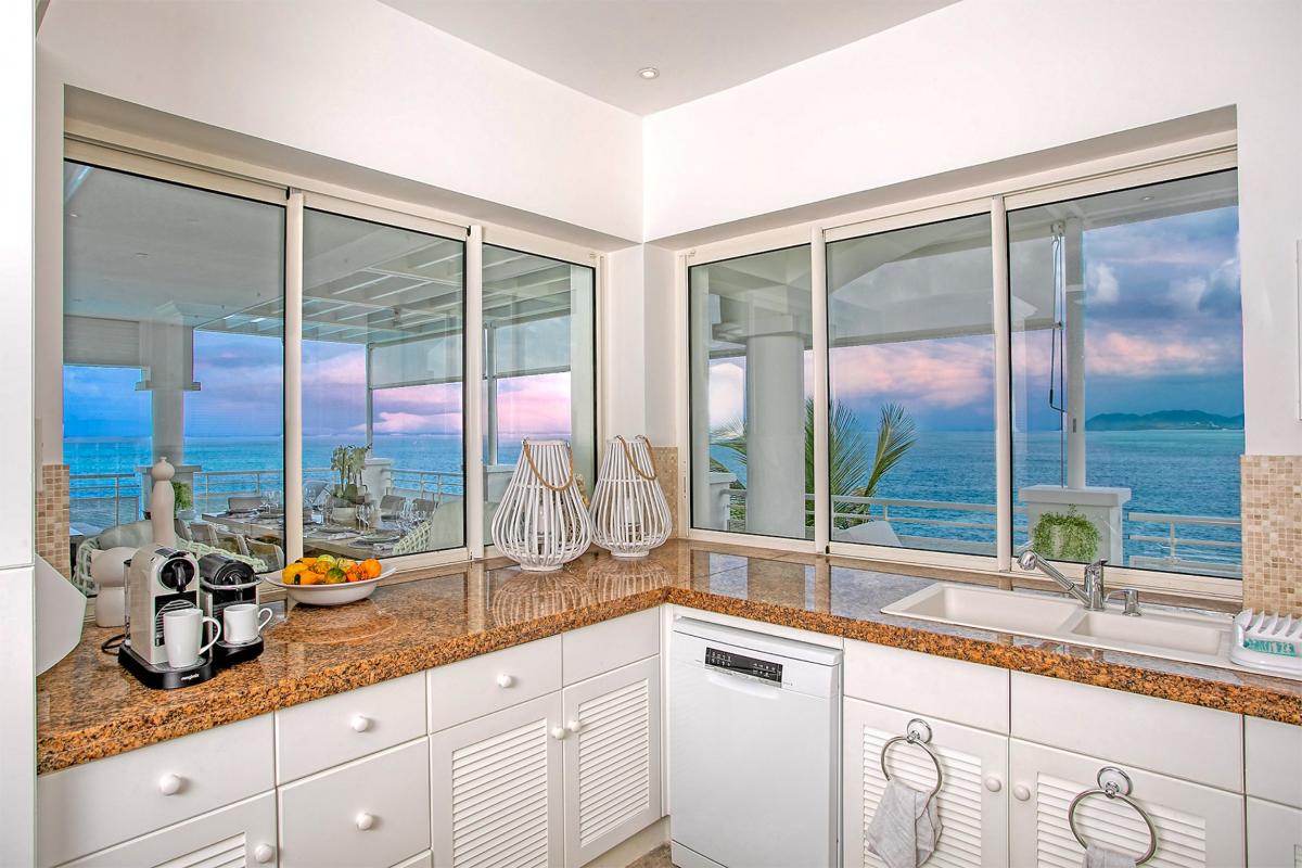 St Martin beachfront luxury villa rental - Kitchen and ocean view